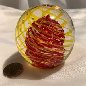 K’s Collection Vintage Art Glass Paperweight